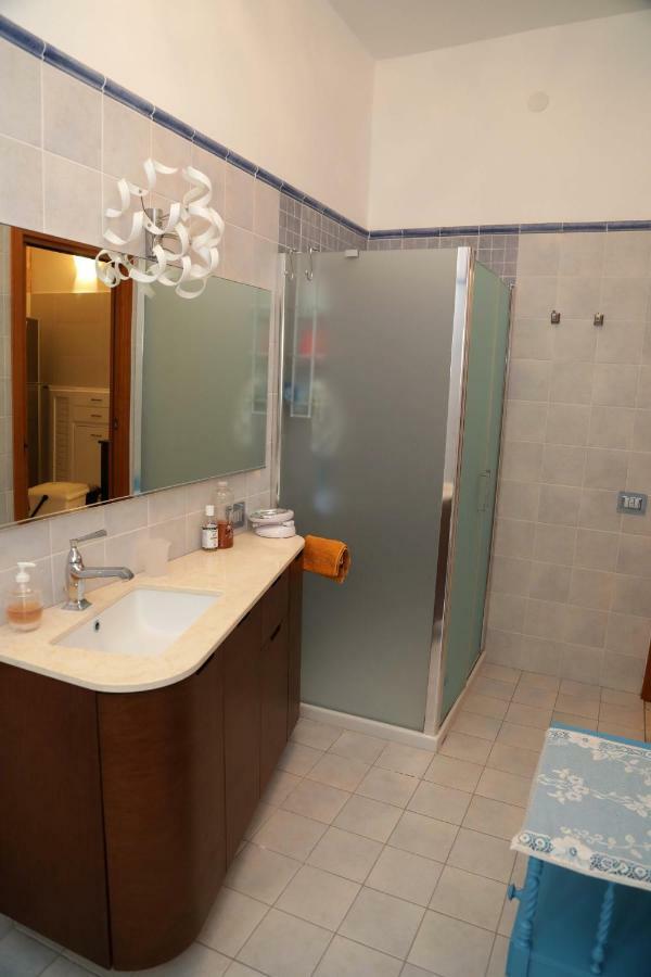 Luxury Apt Lägenhet Calasetta Exteriör bild
