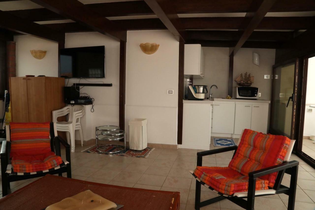 Luxury Apt Lägenhet Calasetta Exteriör bild
