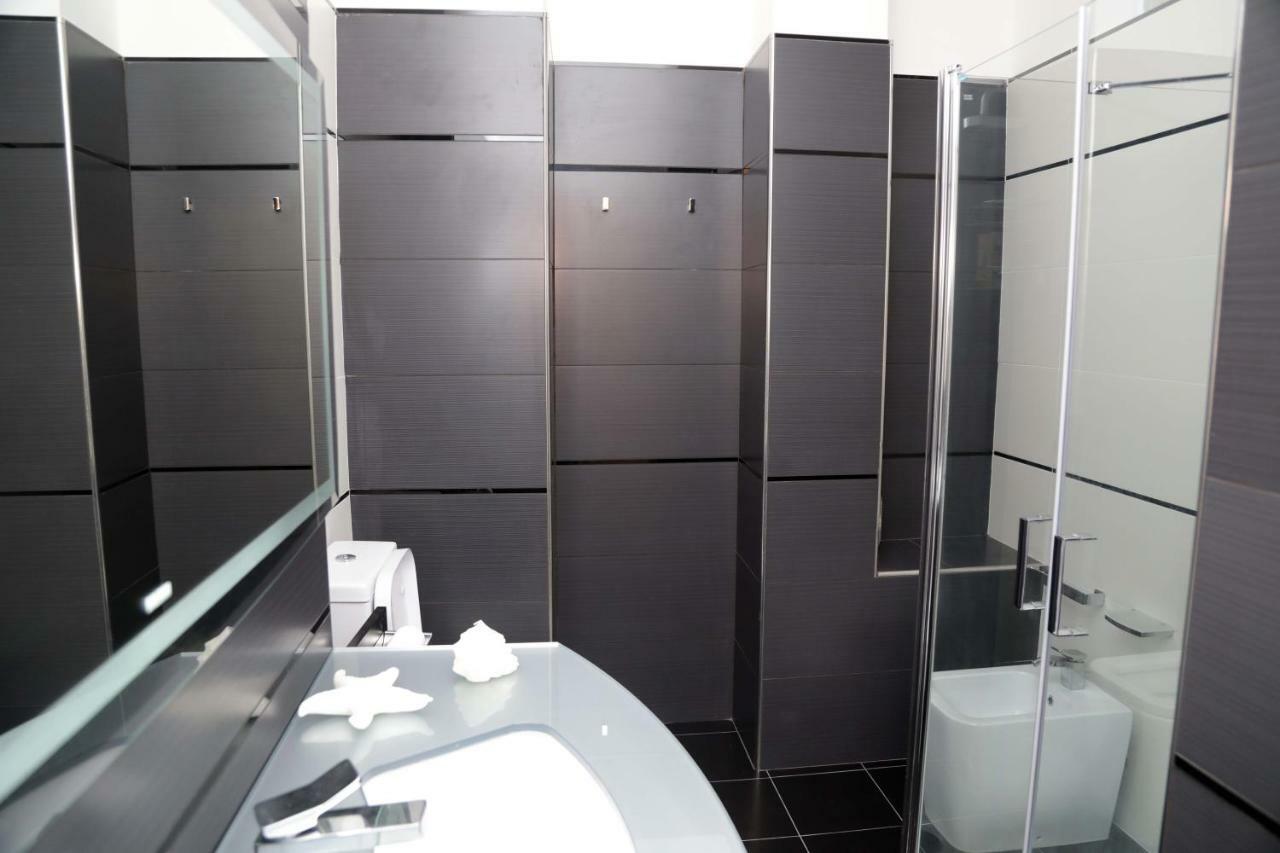 Luxury Apt Lägenhet Calasetta Exteriör bild