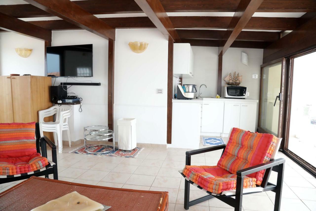 Luxury Apt Lägenhet Calasetta Exteriör bild