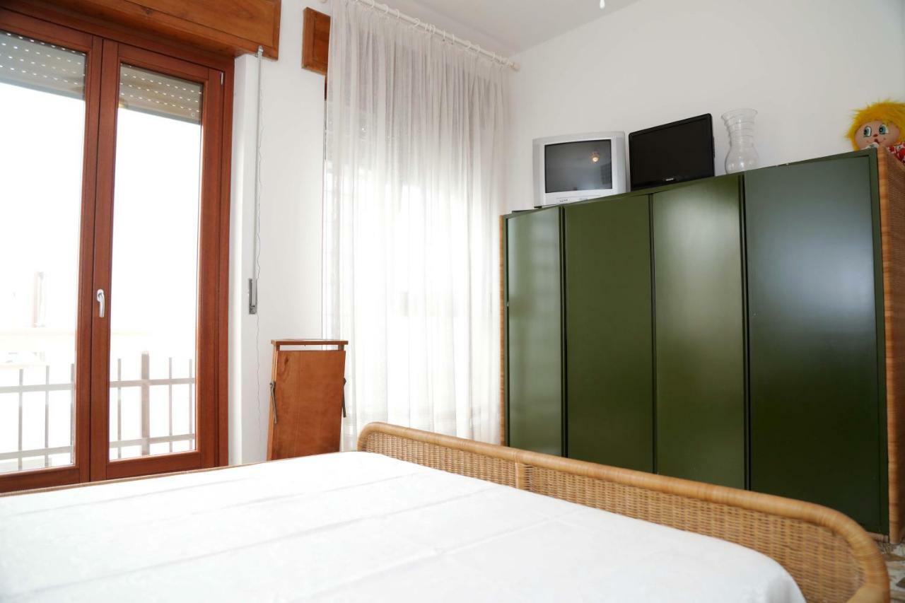 Luxury Apt Lägenhet Calasetta Exteriör bild