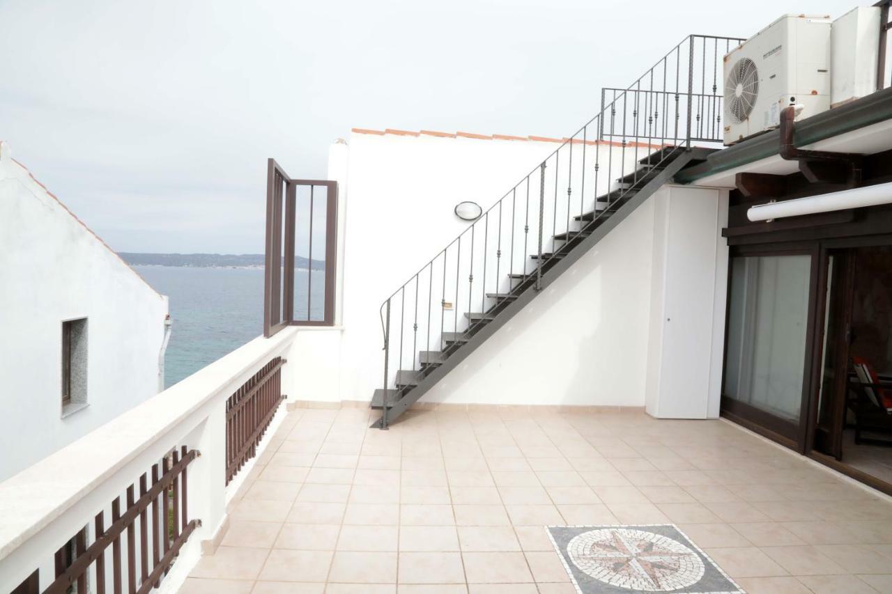 Luxury Apt Lägenhet Calasetta Exteriör bild